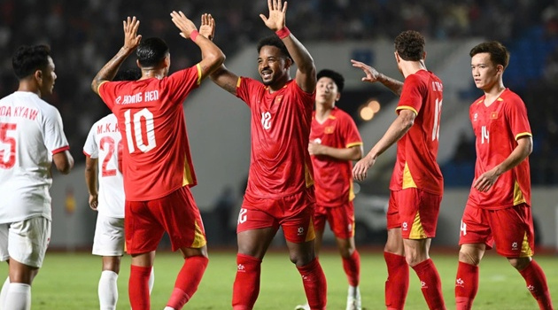 Vũ điệu Samba rực lửa giúp tuyển Việt Nam bay cao trước ASEAN Cup
