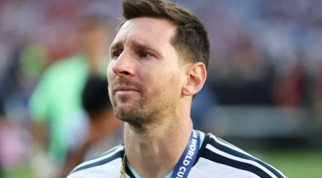 Ronaldo ngầm chỉ trích FIFA thiên vị Messi và đồng đội