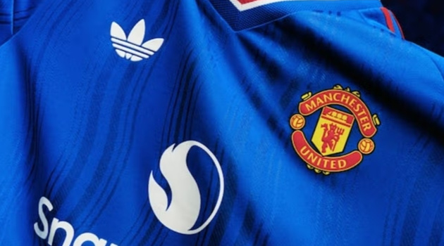 MU chính thức ra mắt mẫu áo sân khách màu xanh mùa 2026/27
