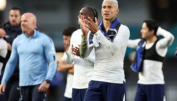 Richarlison nổ súng, Tottenham hạ Auckland 2-0
