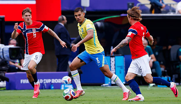Man Utd nhận cảnh báo về thương vụ Bruno Guimaraes