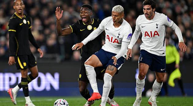 Richarlison tỏa sáng phút bù giờ, 10 người Spurs hạ Chelsea
