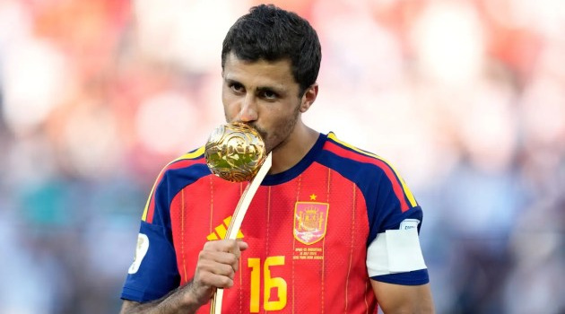 Đại diện xác nhận Rodri từ chối Real để chọn Barcelona