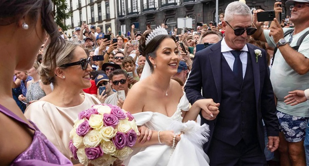 2.000 người vây kín đám cưới vì nhầm cô dâu là vợ Ronaldo