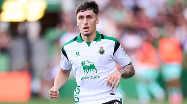 Vì sao Manchester United nên cân nhắc chiêu mộ Jorge Salinas?