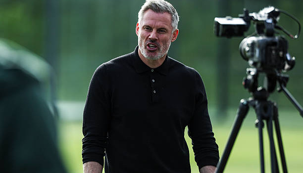Jamie Carragher sốc với quyết định của Arsenal