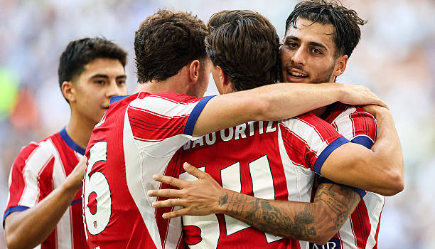 Sai lầm hàng thủ khiến Marseille thua ngược Atletico Madrid