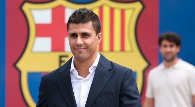 Barca đánh bại Real như thế nào trong cuộc đua giành Rodri?