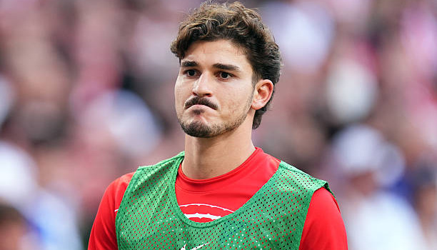 Rủi ro của Barcelona khi kiên trì vụ Julian Alvarez