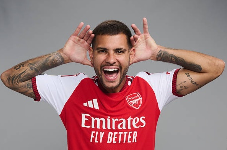 Arsenal là ốc đảo bình yên giữa cơn bão chuyển nhượng