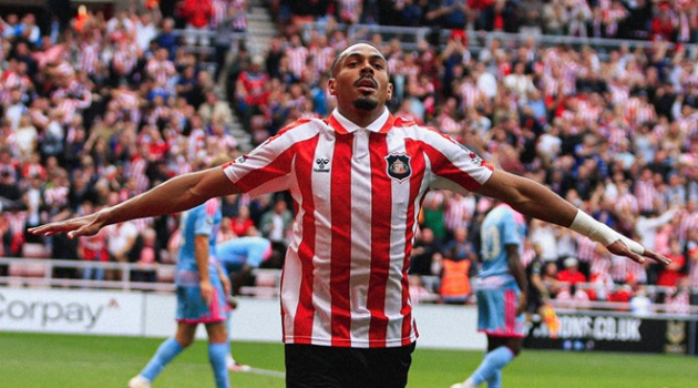 Isidor sắm vai người hùng, Sunderland hạ gục Fulham