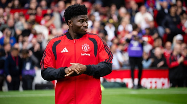 Bão chấn thương càn quét, Man Utd lo sốt vó trước derby Manchester