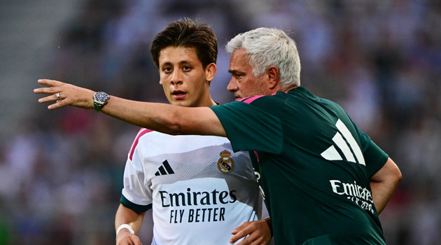 Tỏa sáng cùng Mourinho, Guler biến Diomande thành thương vụ thừa thãi?