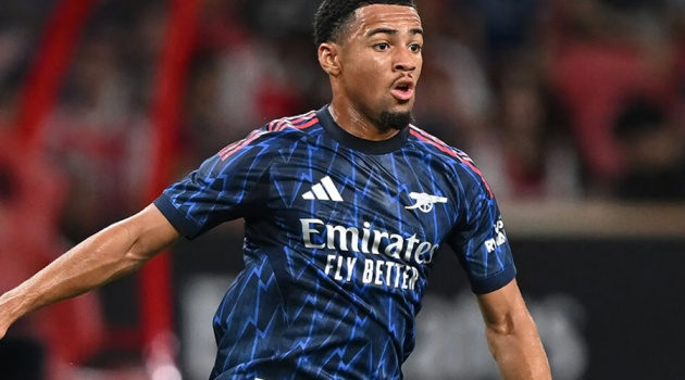 Vì sao Ethan Nwaneri được phép đối đầu Arsenal tại Champions League?