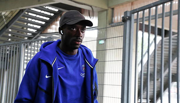 CĐV PSG tranh cãi về quyết định cho Dembele