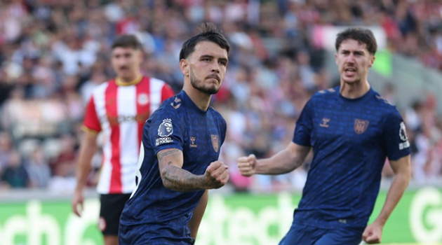 VAR và cột dọc lên tiếng, Brentford chia điểm kịch tính với Sunderland