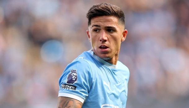 Fan Man City phát sốt với màn ra mắt hoàn hảo của Enzo Fernandez