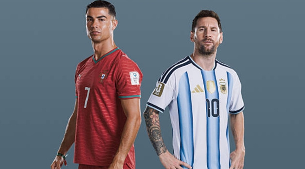 Ronaldo và Messi lần đầu đá chung đội ở trận chia tay Tevez
