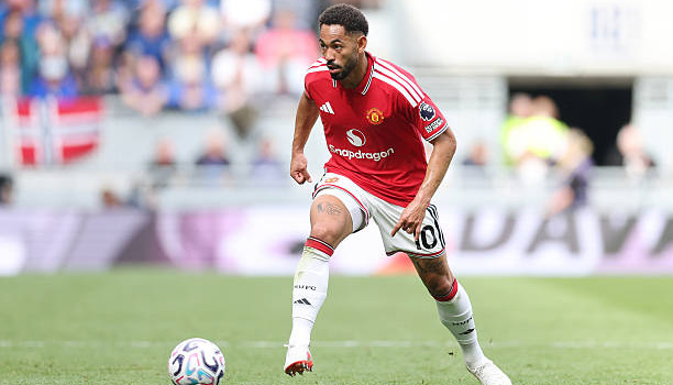 Rooney muốn Carrick gạch tên Cunha khỏi vị trí trung phong của MU