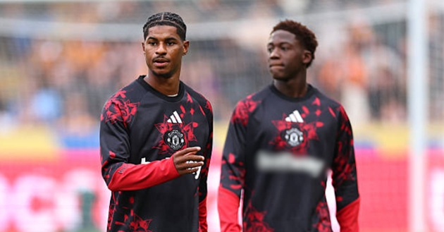Carrick hồi sinh hai báu vật lò Carrington tại MU