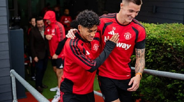 Cột mốc lịch sử tại Man Utd còn quá sớm với JJ Gabriel