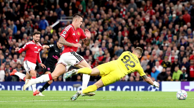 Jaap Stam giục Carrick dùng Sesko ở derby Manchester