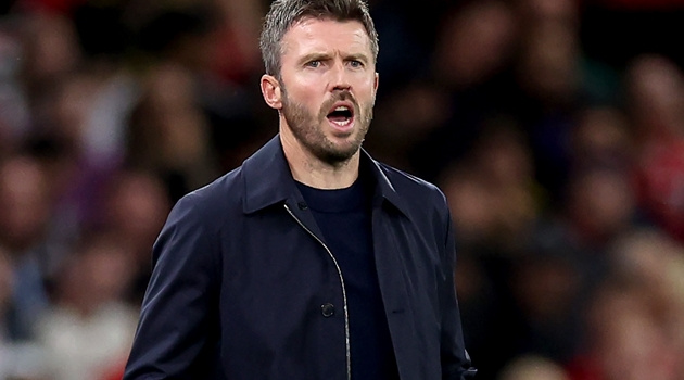 Bài toán chiến thuật chờ Carrick ở derby Manchester