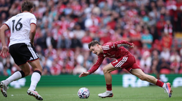 Lối chơi cường độ cao đang bào mòn đôi chân Liverpool