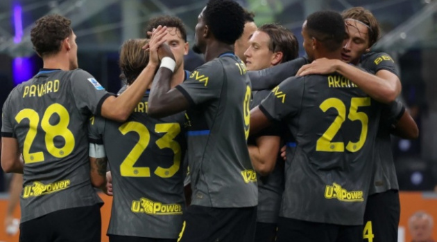Inter Milan ngược dòng hạ Udinese trong trận cầu 8 bàn thắng