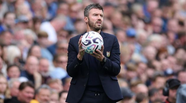 Gullit dự đoán Man Utd trắng tay dưới thời Carrick