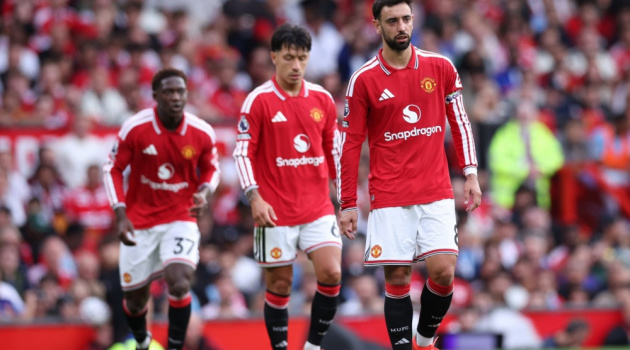 Khi Man Utd tự đẩy mình xuống vực thẳm