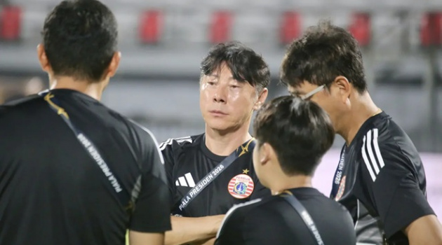 Tái xuất bóng đá Indonesia ấn tượng, Shin Tae-yong được ca ngợi
