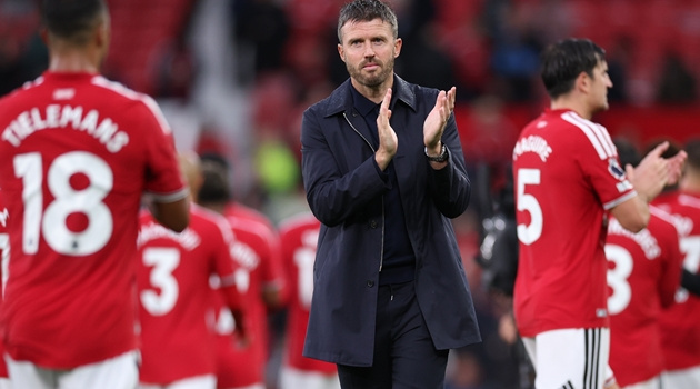 Vì sao CĐV Man Utd nên ngừng chỉ trích HLV Carrick?