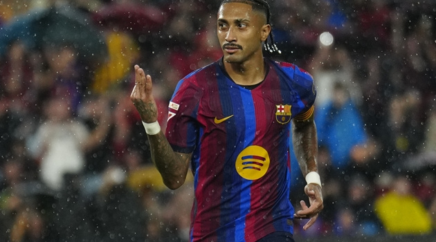 Tin đồn chuyển nhượng sáng 4/10: Barca gia hạn Raphinha; MU săn đón Igor Matanovic