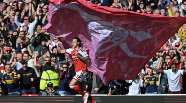 Joe Cole khen Arsenal mang dáng dấp của nhà vô địch
