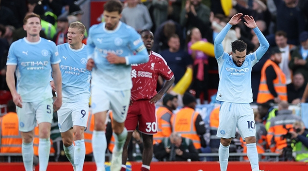 Man City đánh bại Liverpool trong nỗi hoài nghi tột cùng