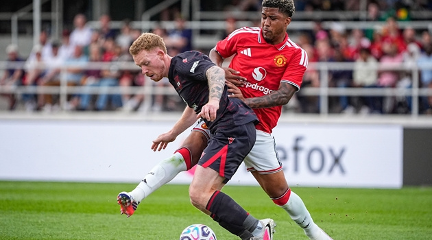 Dự bị mòn mỏi, Santos chứng minh Gerrard đã đúng
