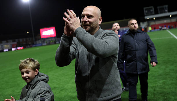 HLV Lawlor xem trận thắng Arsenal là đêm vĩ đại nhất lịch sử