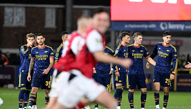 Arsenal đã bị Fleetwood Town quật ngã như thế nào?