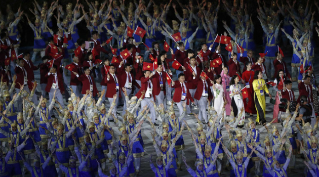 Quốc kỳ Việt Nam tung bay tại lễ khai mạc ASIAD 2018