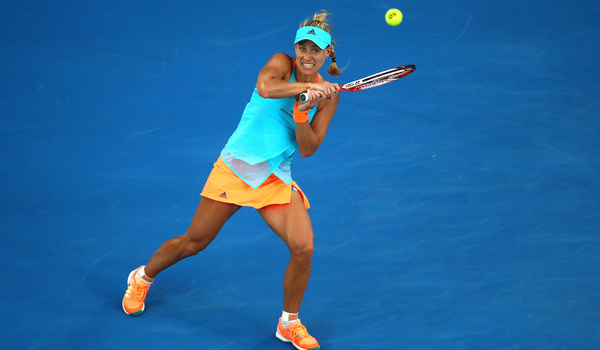 Kerber và Wozniacki giành vé đi tiếp