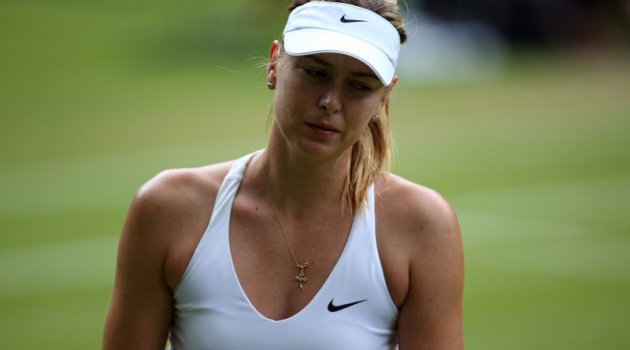 Vận đen chưa tha, Sharapova tuyên bố bỏ hết mùa sân cỏ