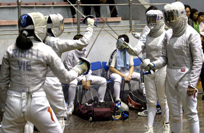 Đội tuyển đấu kiếm tập huấn nước ngoài