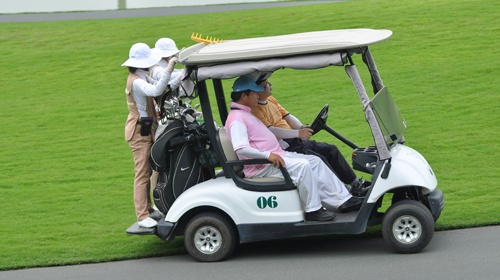 Phận caddy ở sân golf - Kỳ 3: Giữa hai nửa thế giới