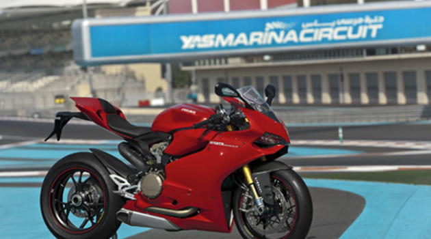 Ducati 1199 Panigale Superbike lột áo khoe cơ bắp