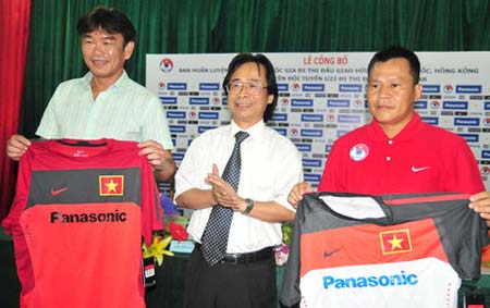 Vì sao VFF chưa ký hợp đồng với HLV Phan Thanh Hùng?