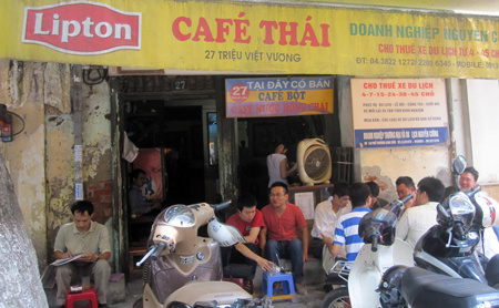 Khóc - cười dịch vụ “ăn theo” Euro