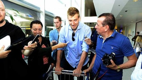 Paddy Power trả tiền phạt thay Bendtner