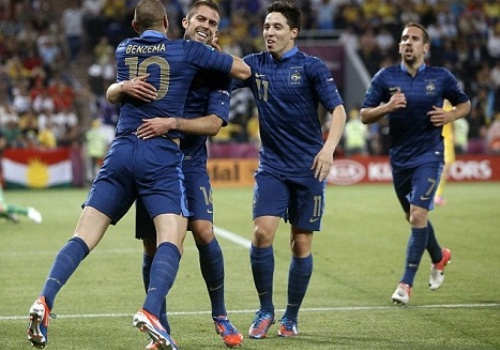 Khi gà trống gáy