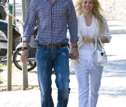 Pique quyết VĐ Euro, vì đứa con trong bụng Shakira?